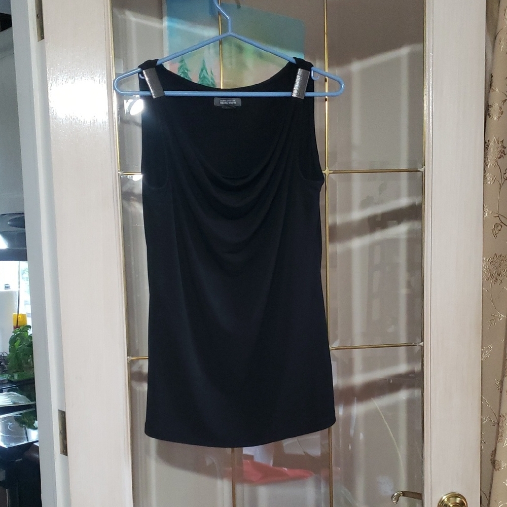 Kenneth Cole Reaction Woomens Black Sleeveless top. Size Large.